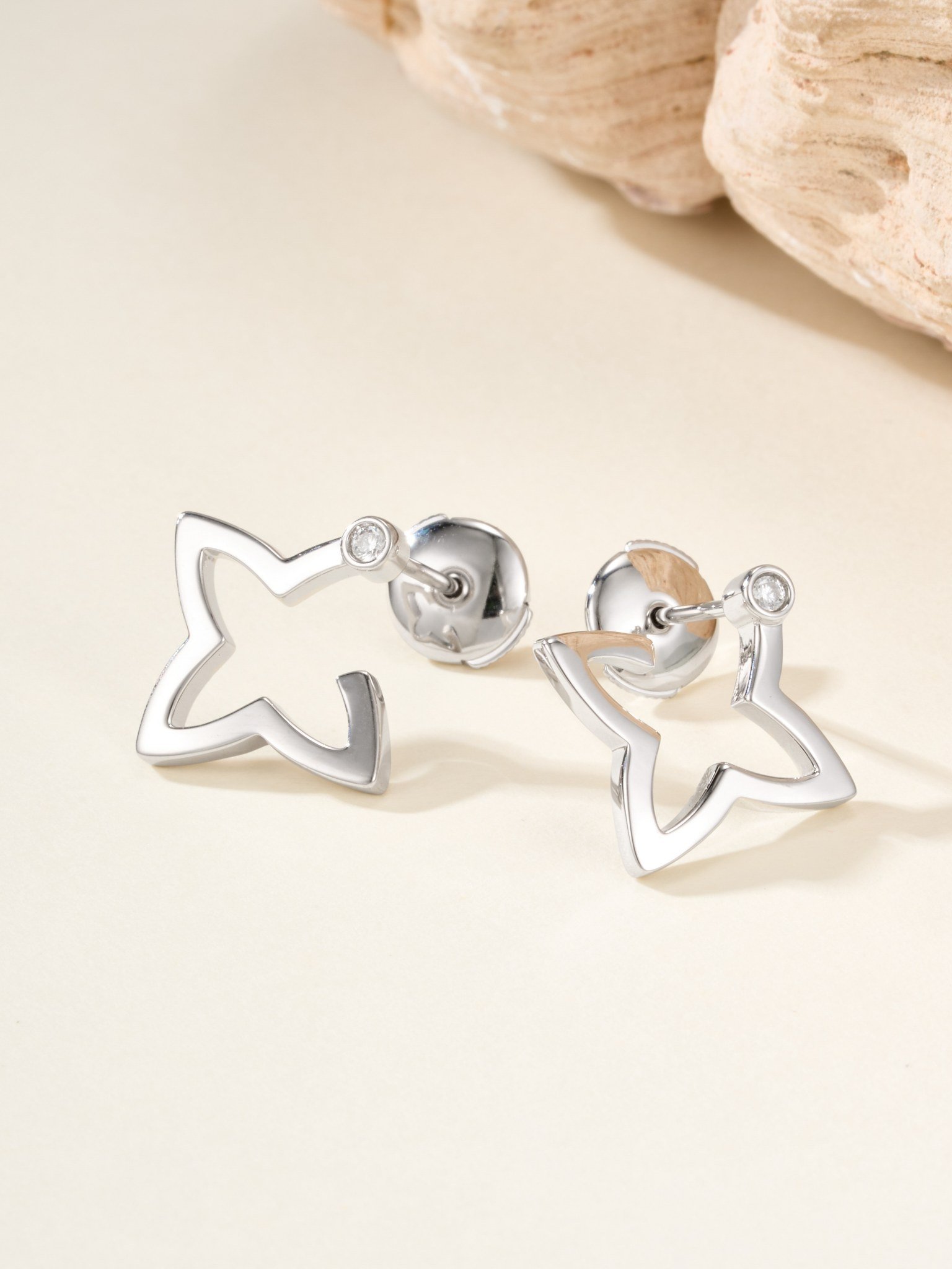Four pointed star pattern earrings - Image 10