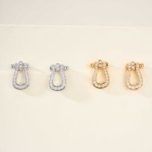 Fred's Horseshoe Full Diamond Earstuds (Medium)