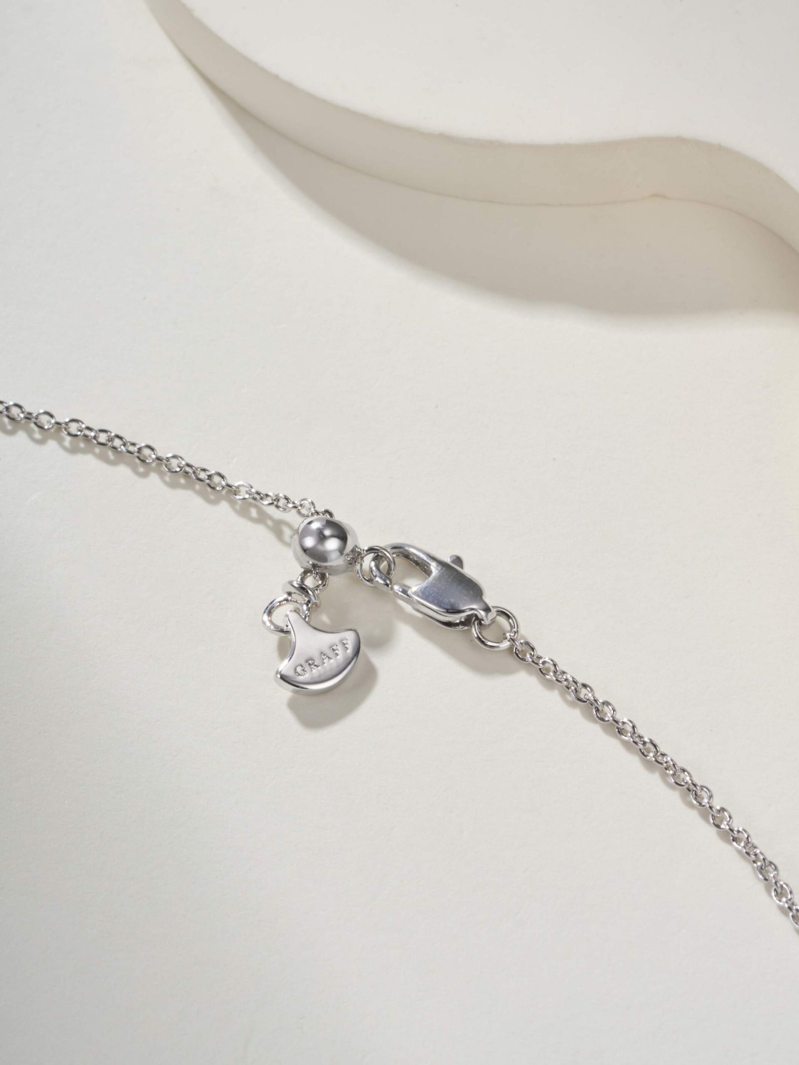 Graf Phantom Butterfly Double Play Diamond Set Necklace - 图片 7