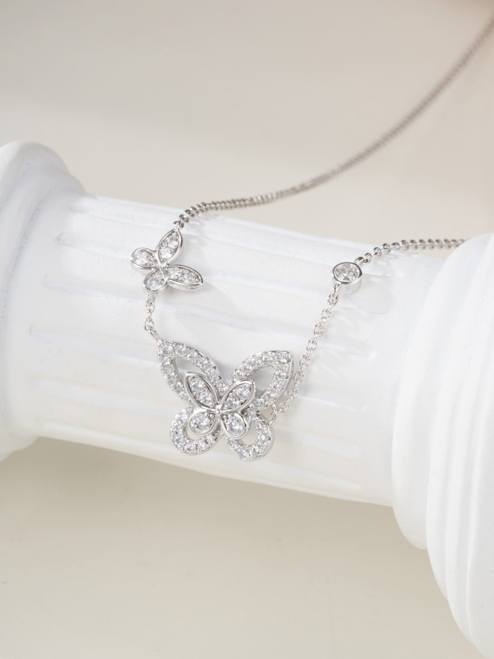 Graf Phantom Butterfly Double Play Diamond Set Necklace - 图片 5