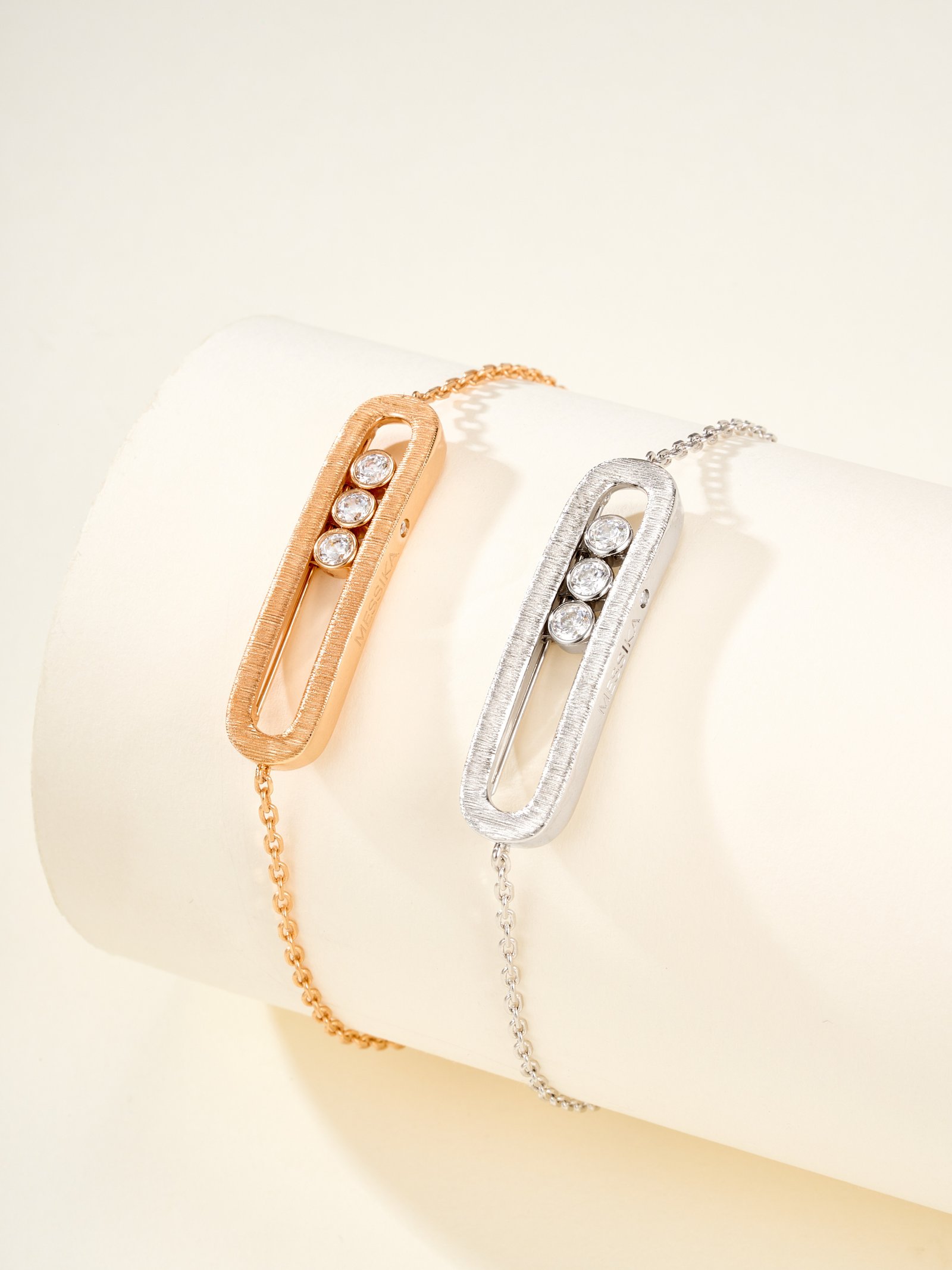 Move Classique Cisel é Engraved 3-Diamond Bracelet