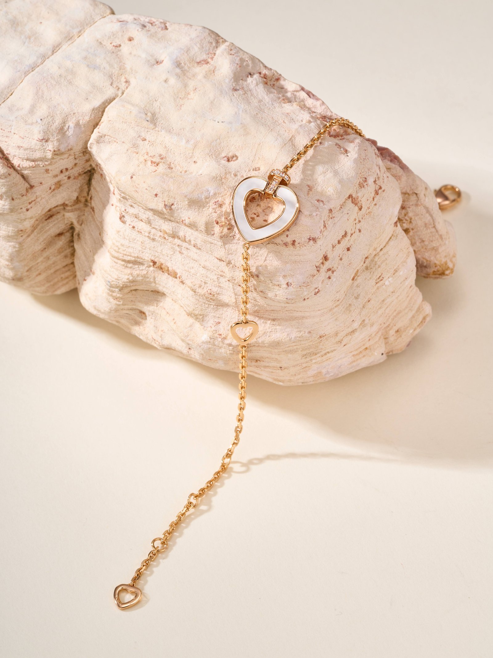 FRED Pretty Woman White Shell Peacock Stone Bracelet - 图片 13