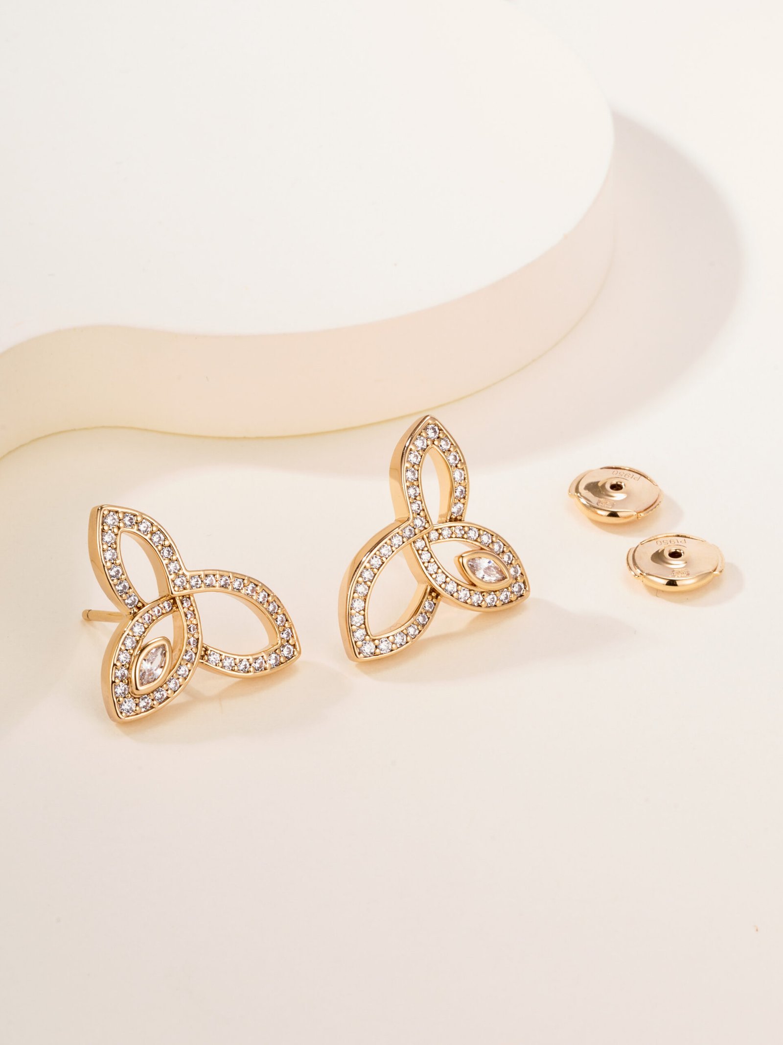 HW Three Leaf Drill Earnail - Image 4