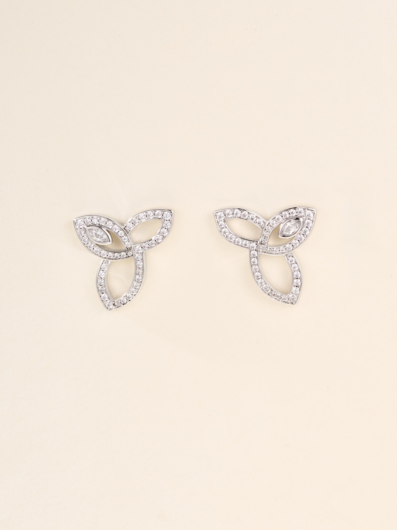 HW Three Leaf Drill Earnail - Image 16