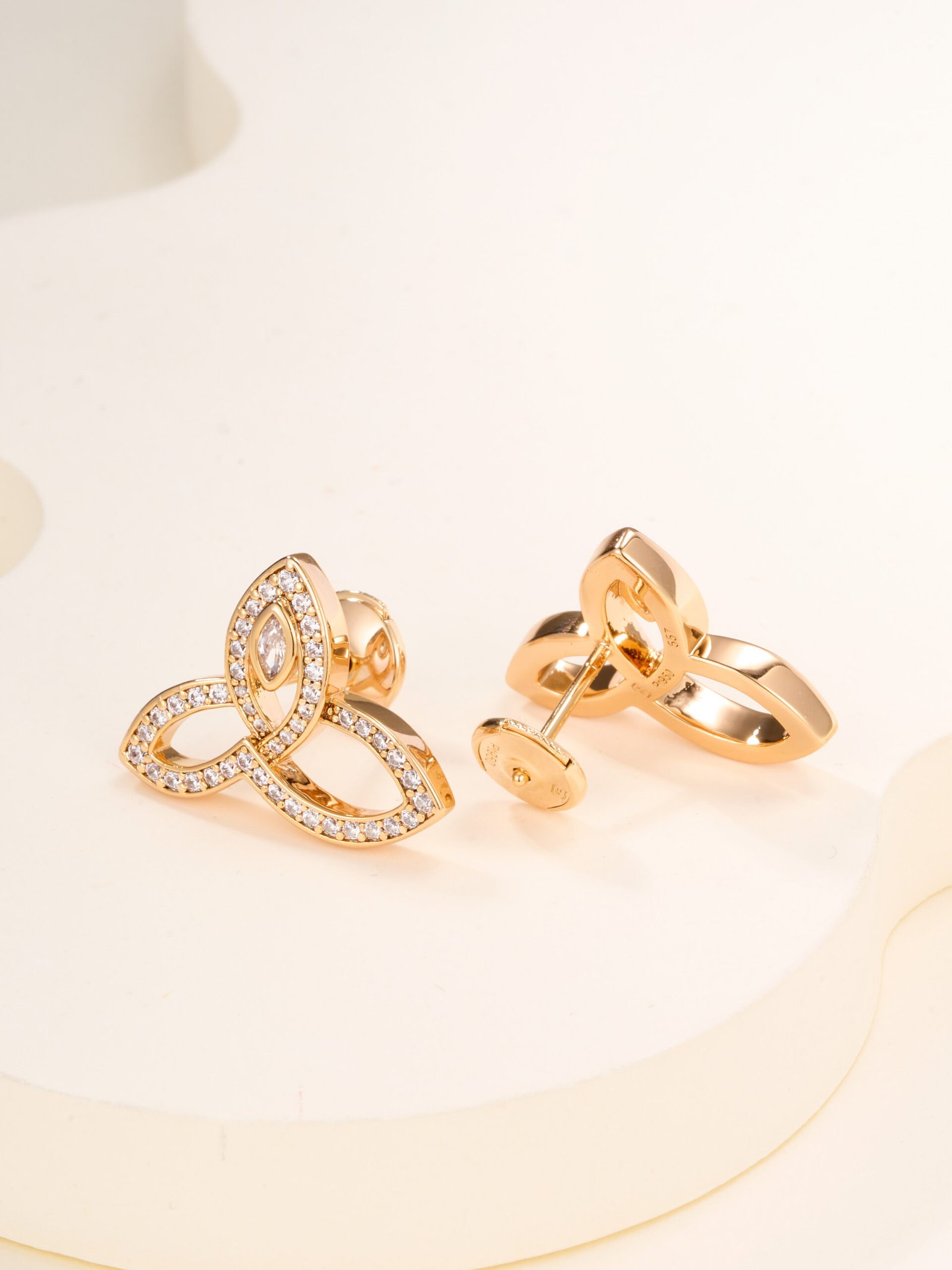 HW Three Leaf Drill Earnail - Image 7