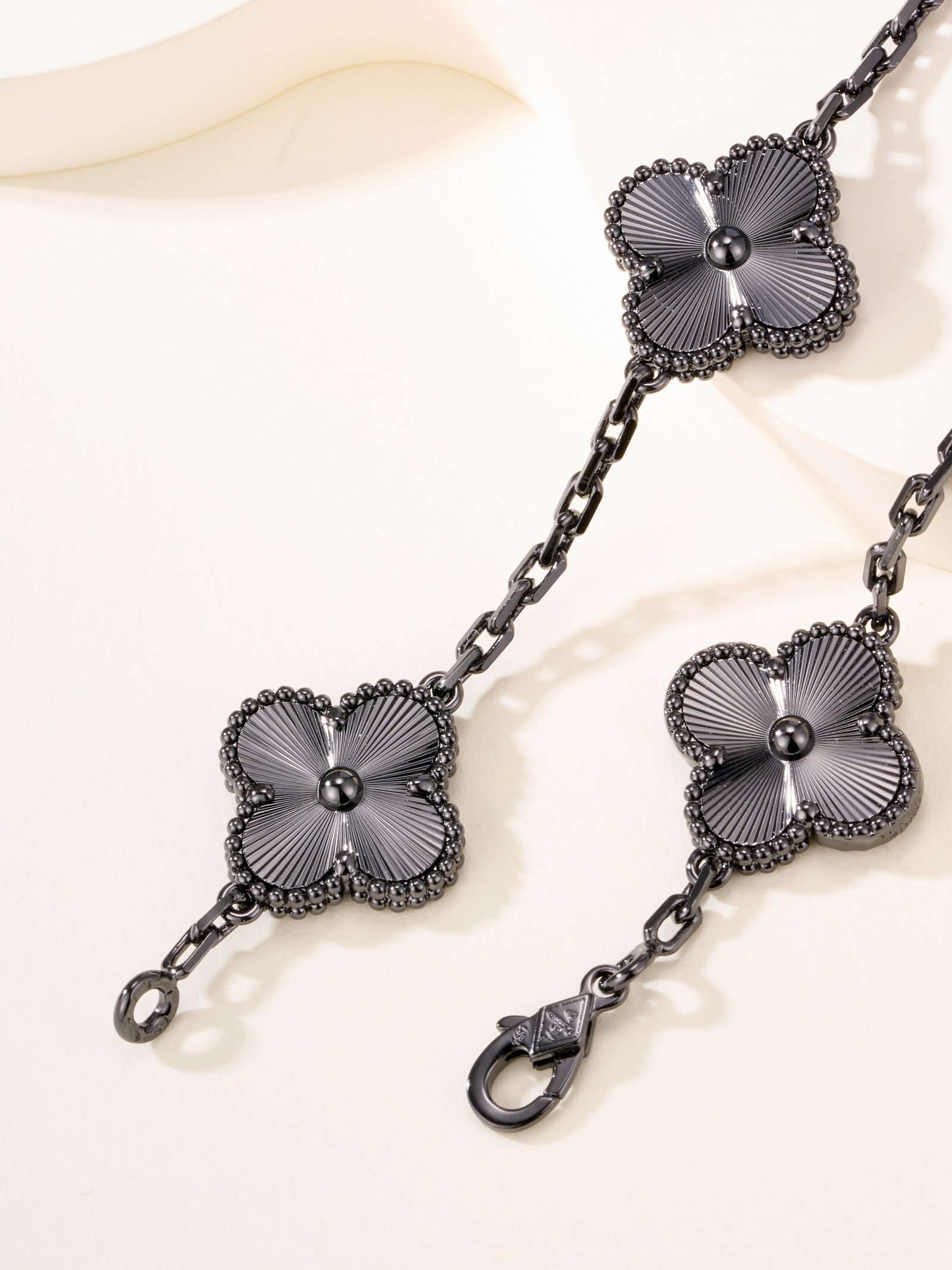 Van Cleef&Arpels Laser Five Flower Black Gold Bracelet - 图片 7