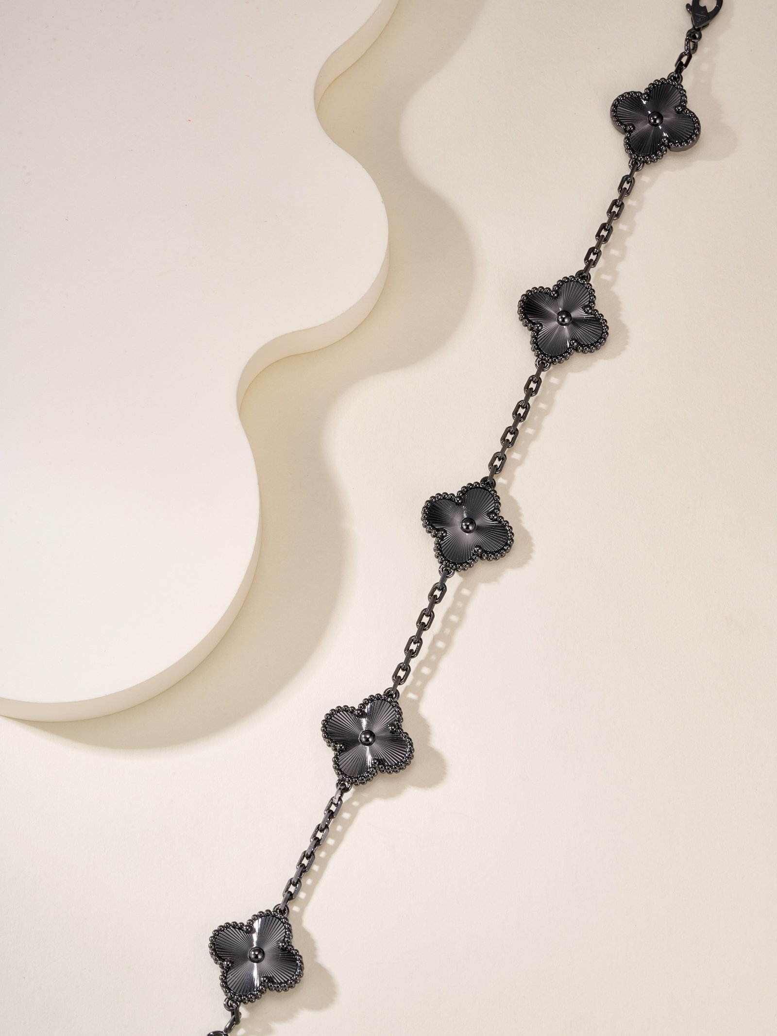 Van Cleef&Arpels Laser Five Flower Black Gold Bracelet - 图片 3