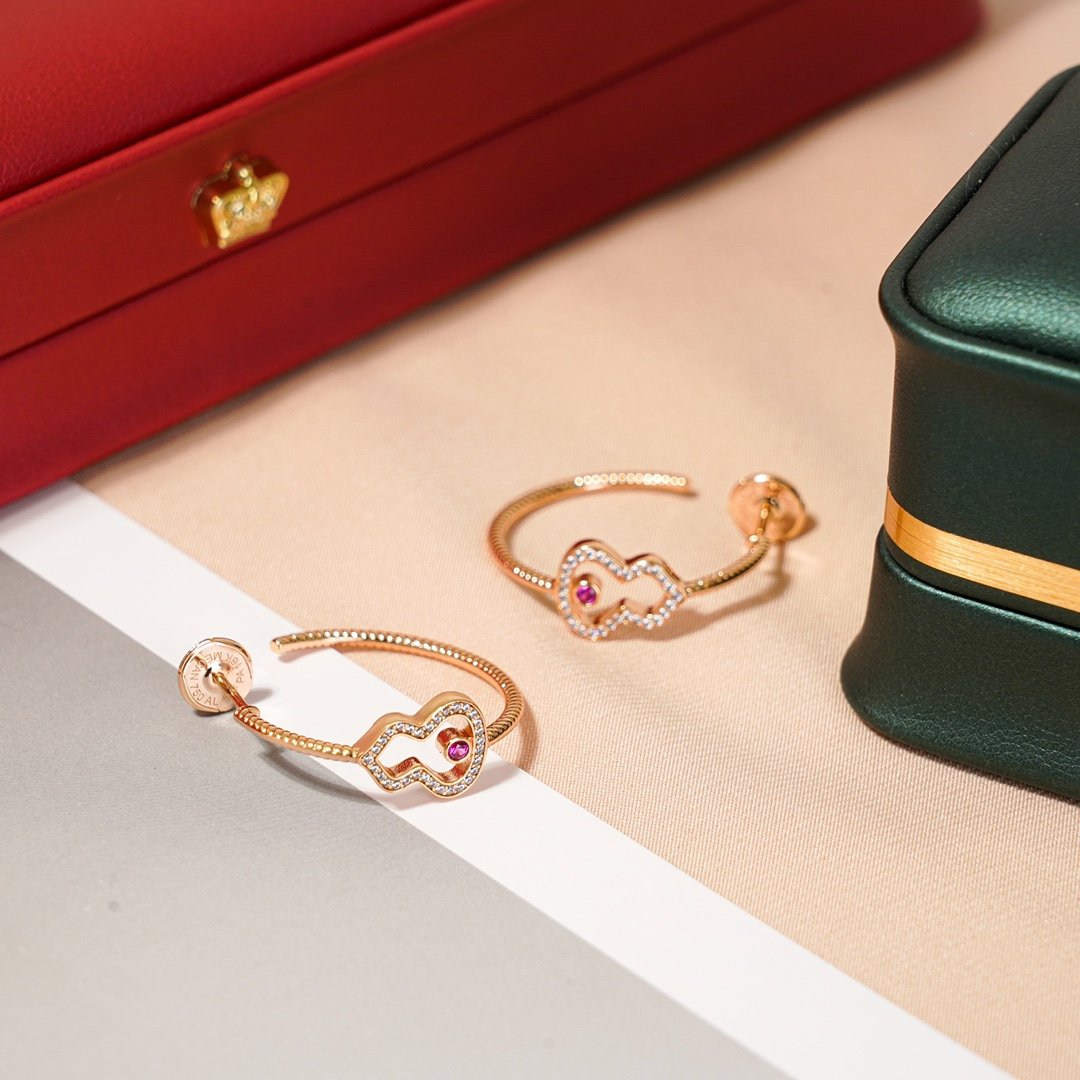 Qeelin Wulu Legend Red Gourd Earrings - Image 9