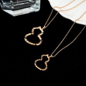 New hollowed out mirror gourd necklace