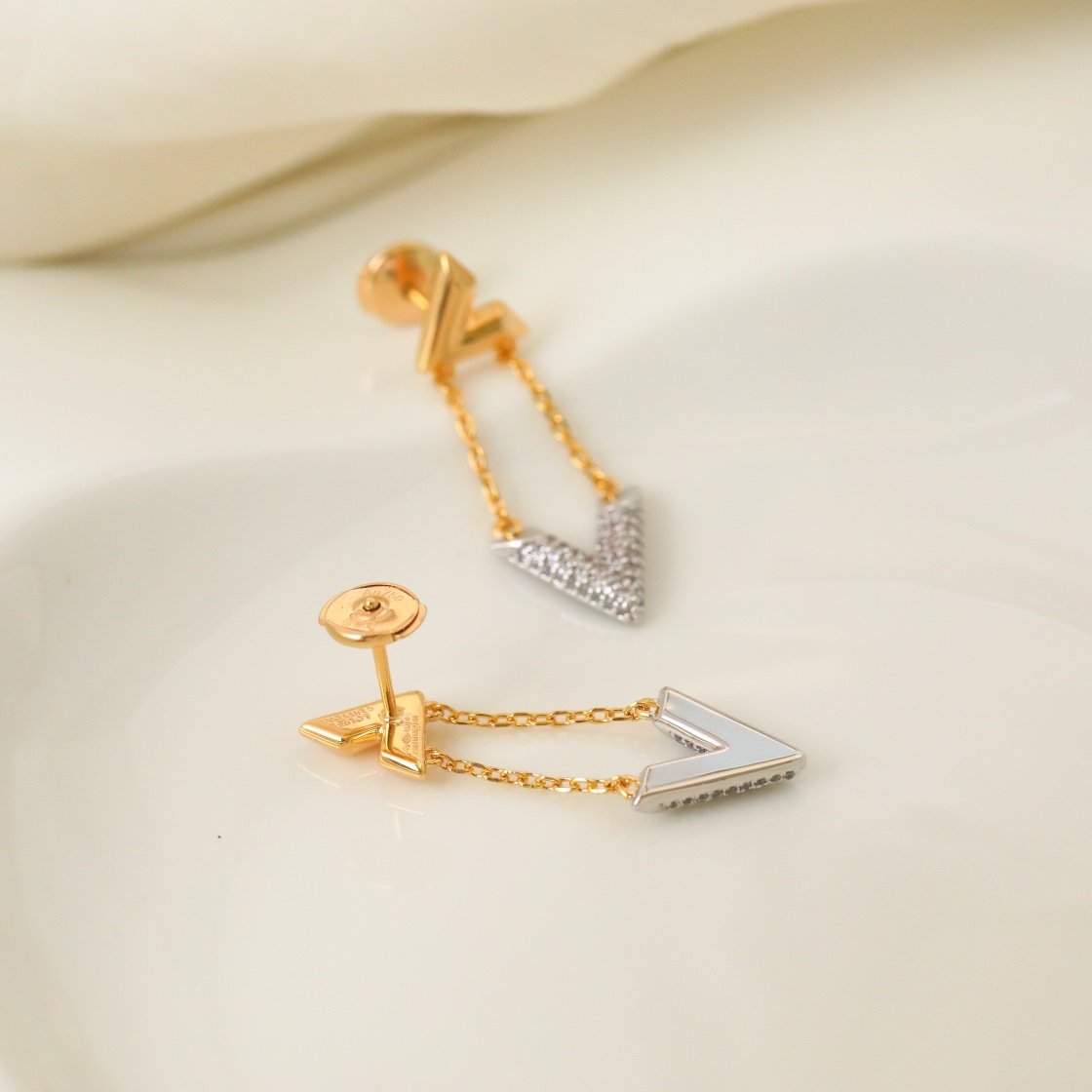 Volt series diamond studded earrings - Image 8