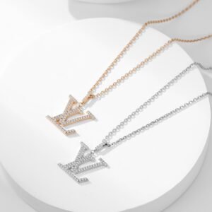 LV logo full diamond necklace