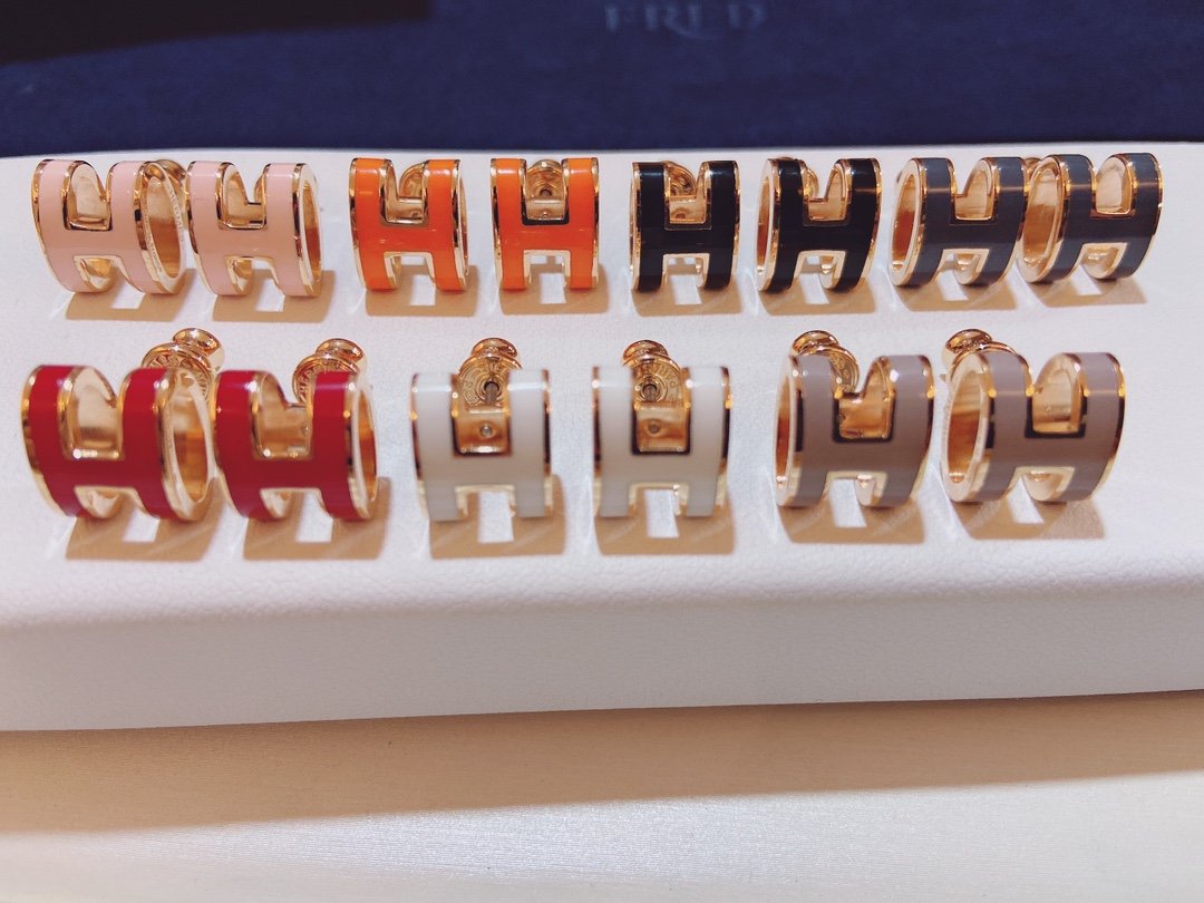 H flange classic pop earrings