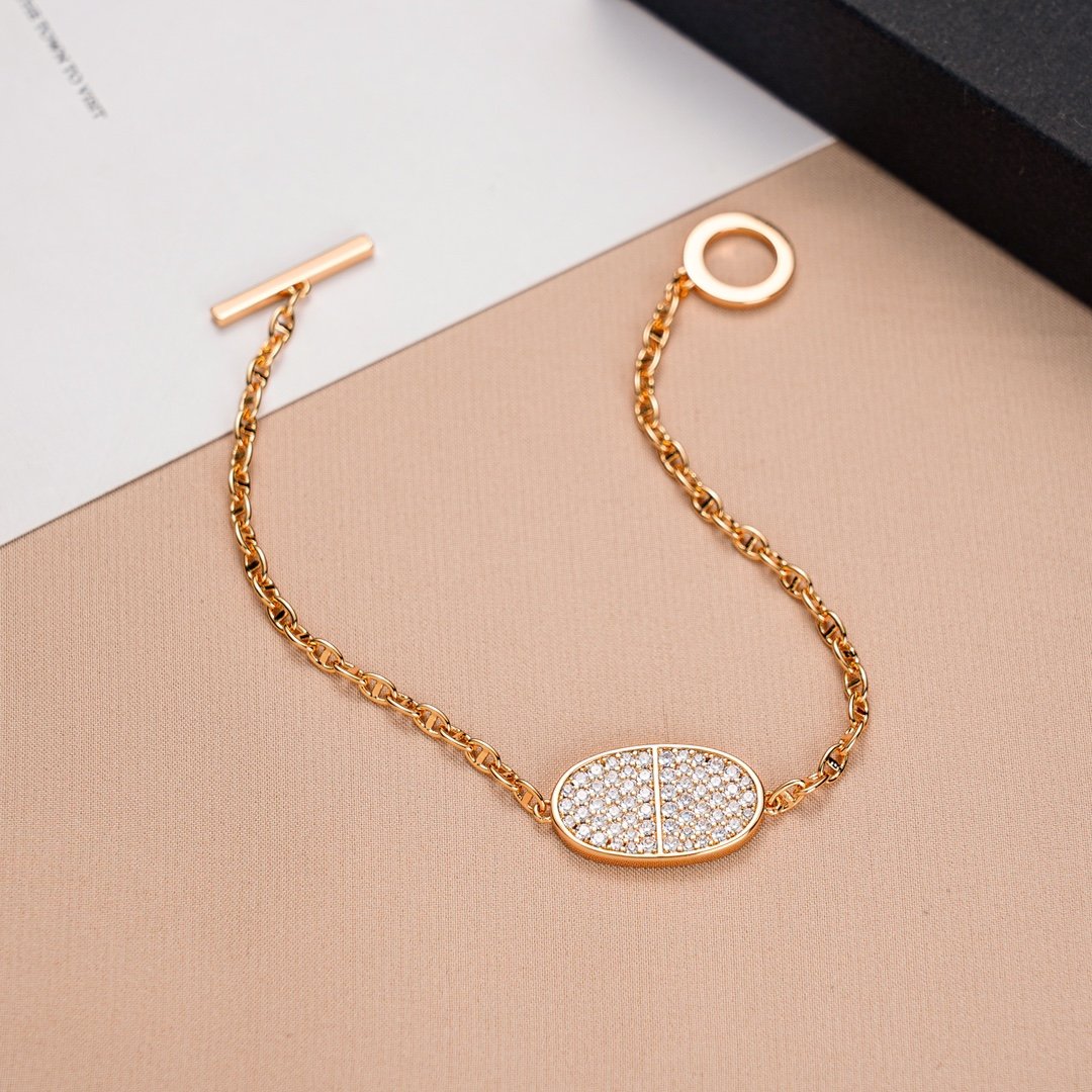 New diamond studded pig nose bracelet (can be worn on both sides)