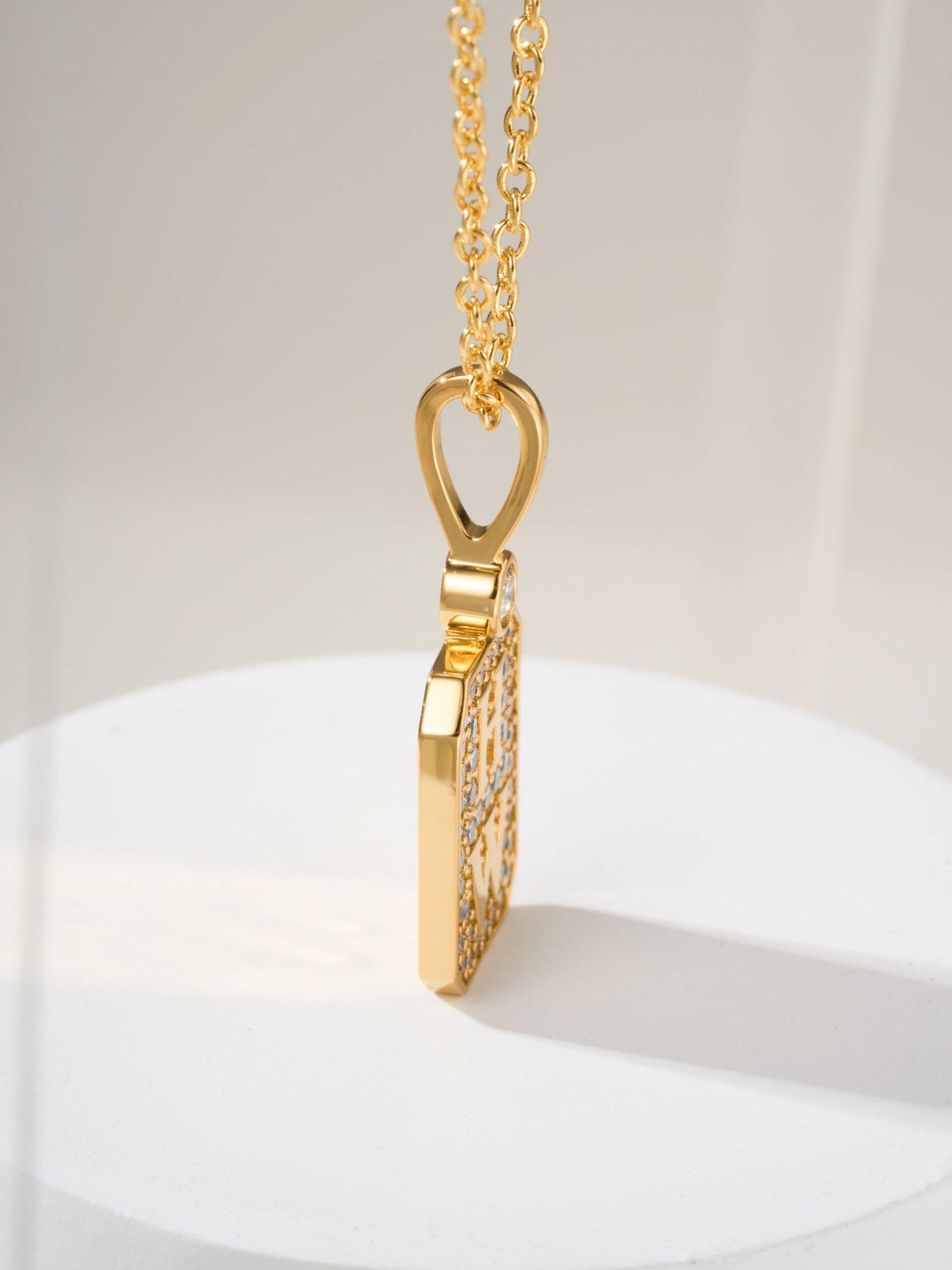HW perfume bottle necklace - Image 3