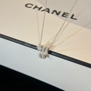 CHANEL Comet Necklace