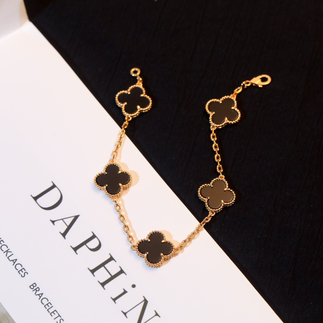 Vintage Alhambra Bracelet with 5 Flower Black Agate - 图片 3