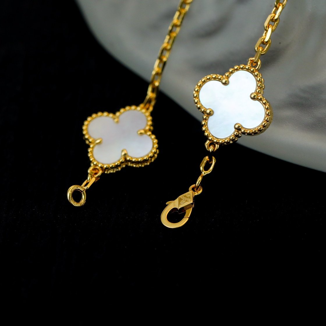 Vintage Alhambra bracelet with 5 flower white shells - 图片 5