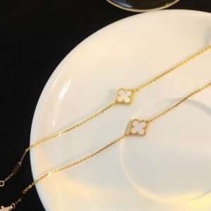 White Beimu Mini Single Flower Bracelet