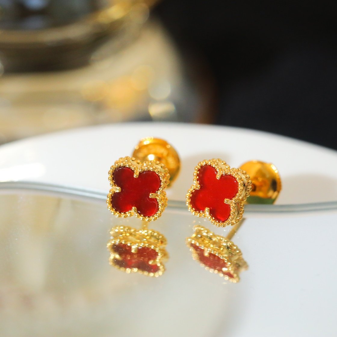 Clover Mini Earnail Ruby - Image 3