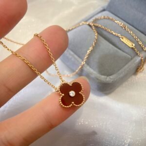 Classic single flower diamond inlaid ruby necklace