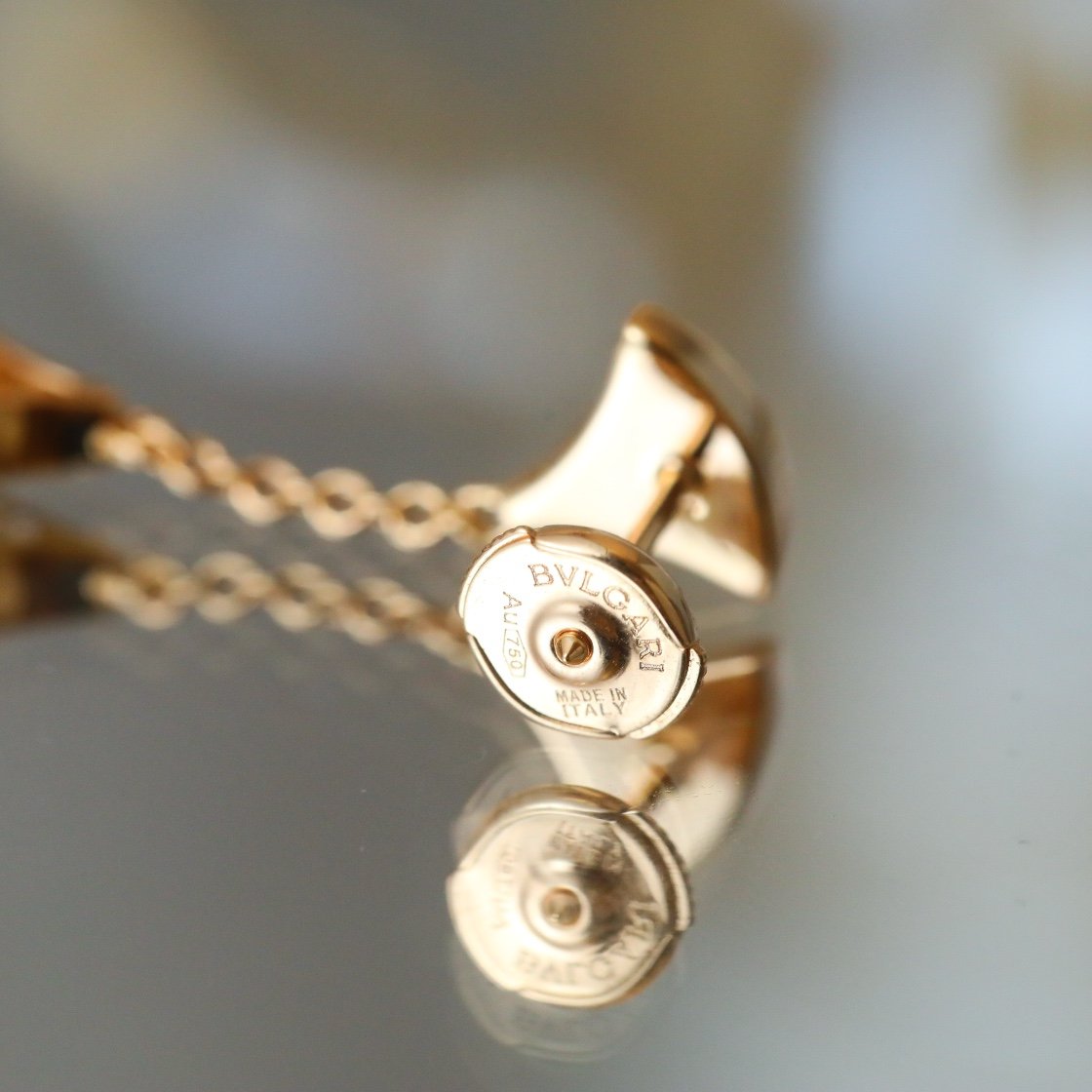 Diva skirt, long suspender, diamond earrings - 图片 6