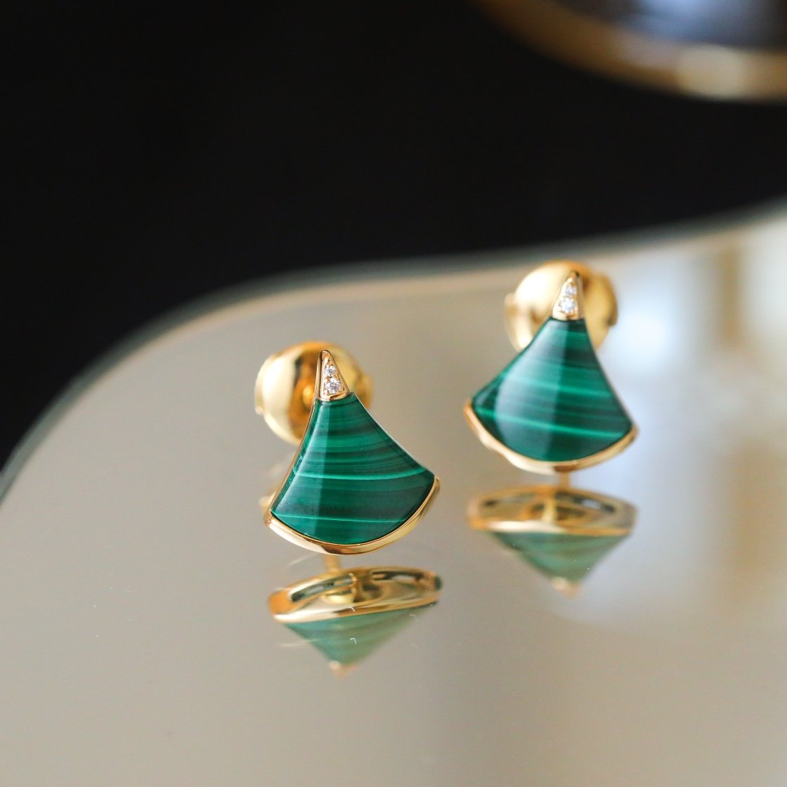 Small fan with white shell mother/red chalcedony/earrings - 图片 9