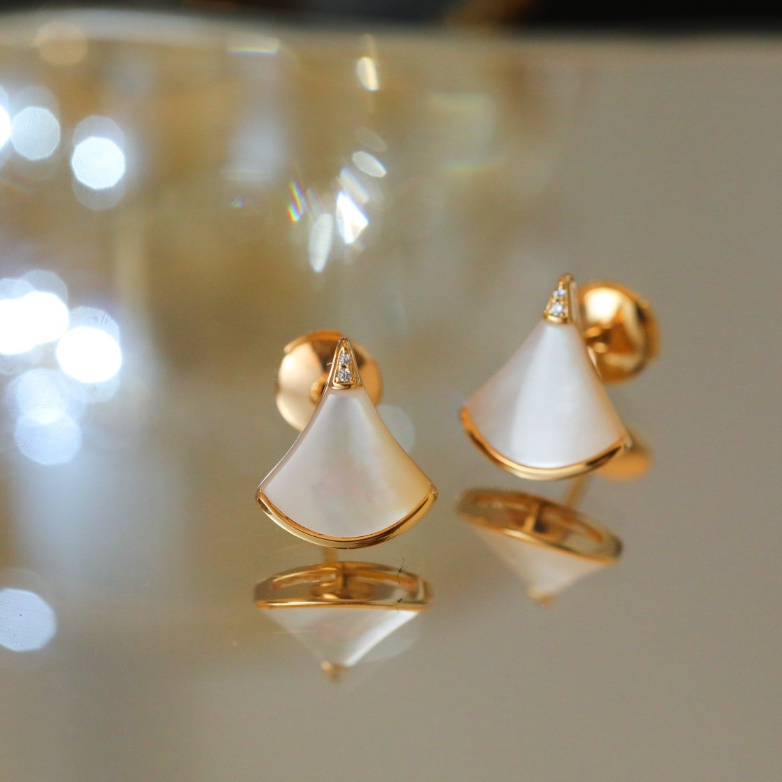 Small fan with white shell mother/red chalcedony/earrings - 图片 3