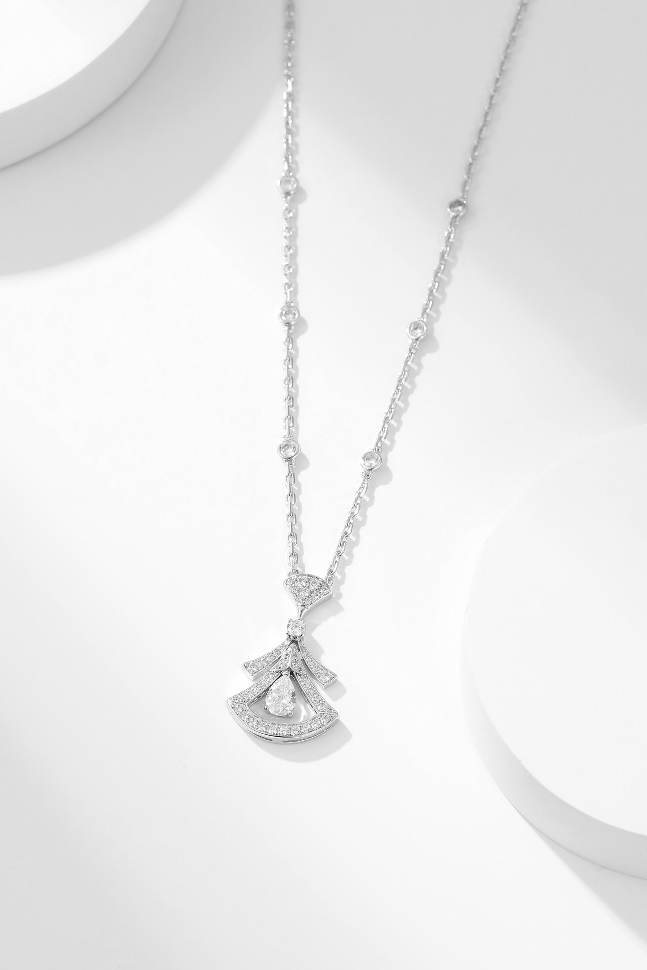 DIVAS' DREAM Necklace - Image 7