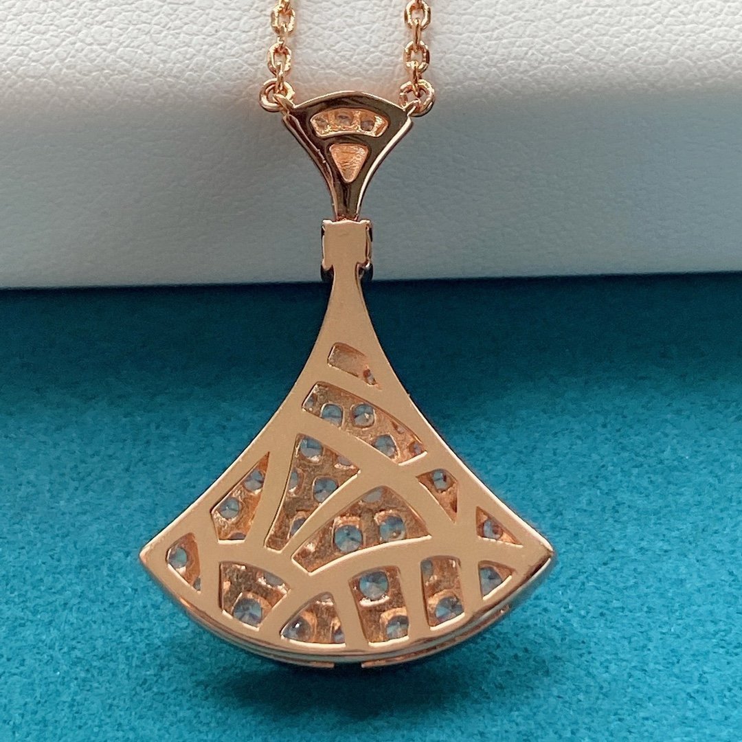 BV large diamond studded fan necklace - Image 5