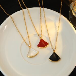 Classic Divas Large Fan Necklace