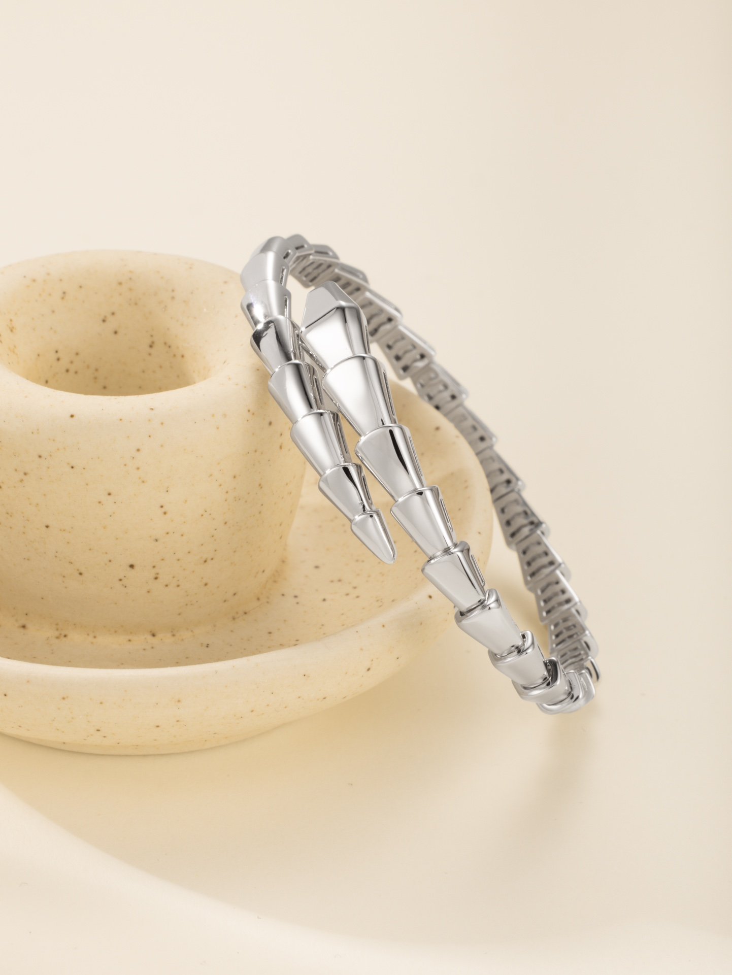 Elastic non diamond snake bracelet - Image 5