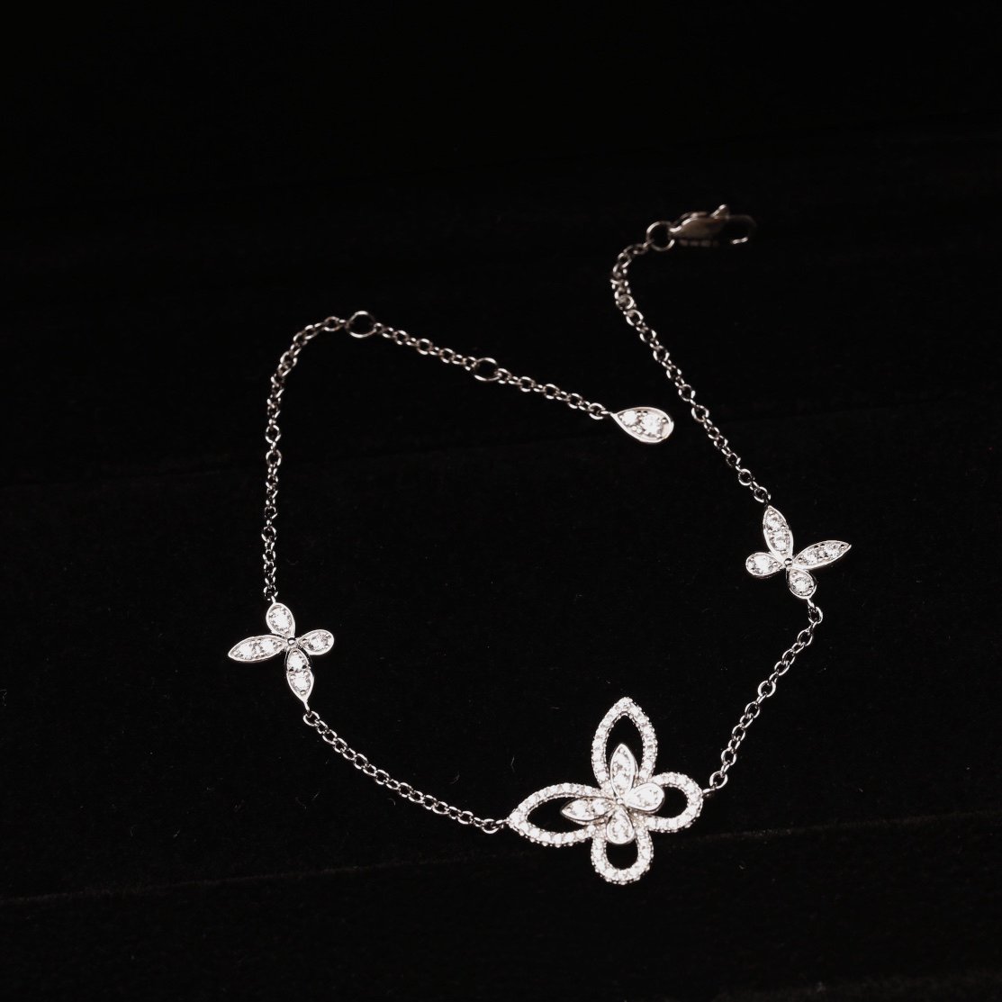 Graf Mini Phantom Butterfly Diamond Set Bracelet (925 Silver)