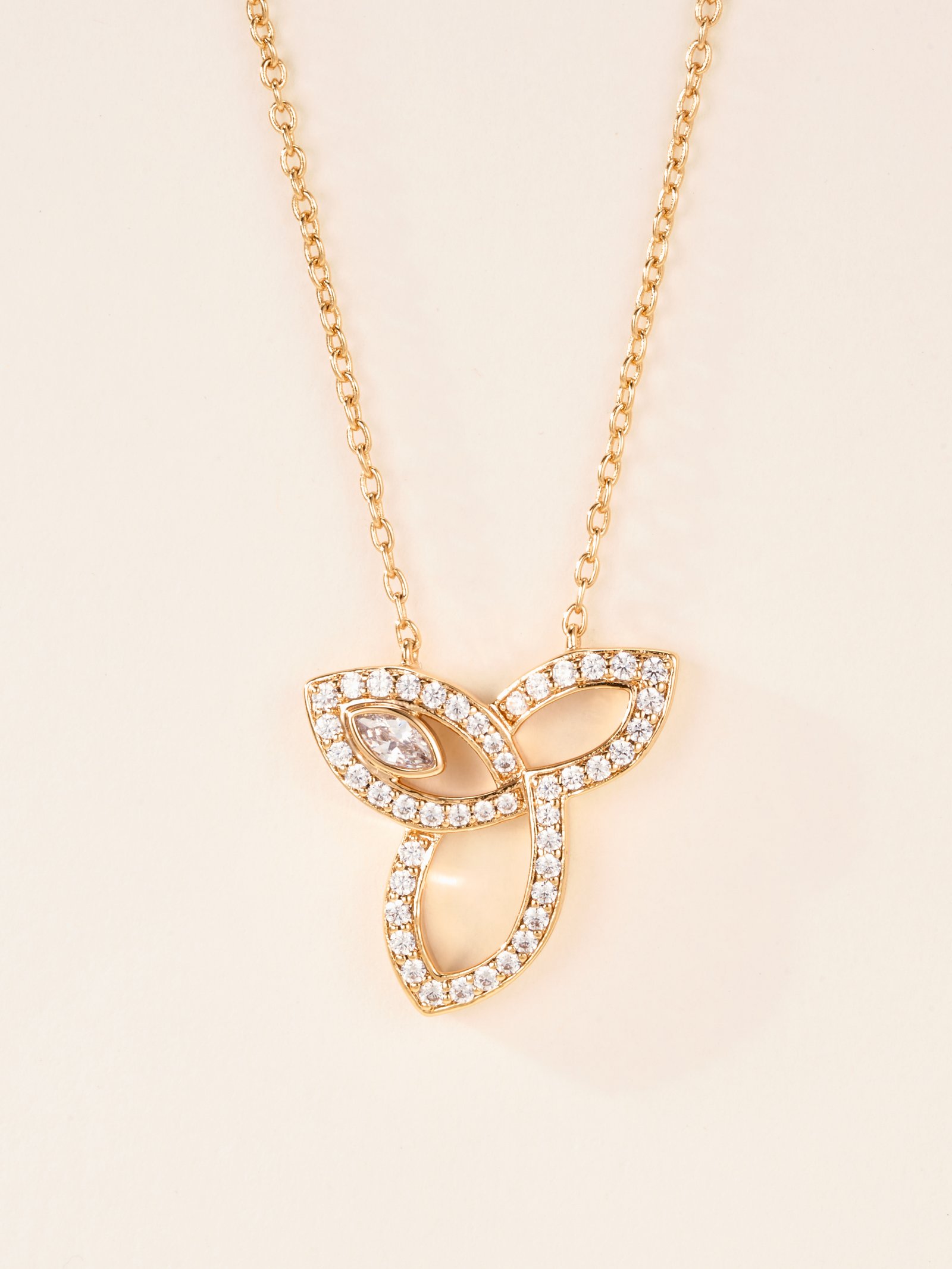 HW Clover Diamond Necklace - Image 23