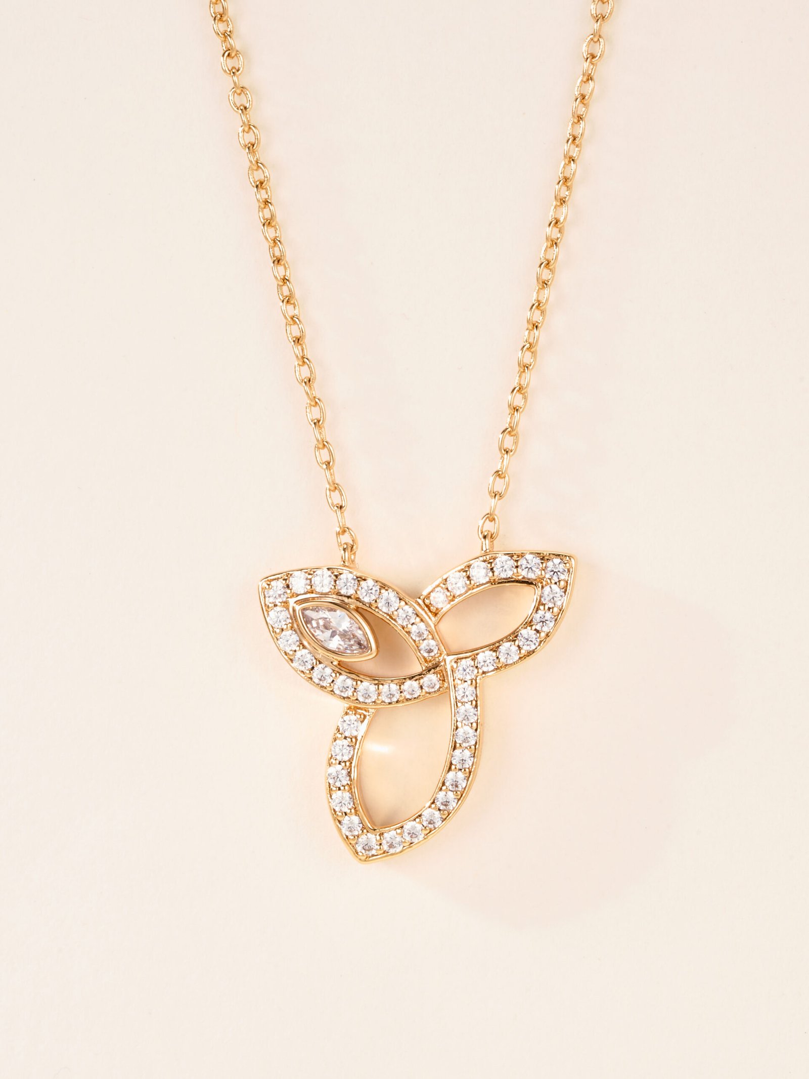 HW Clover Diamond Necklace - Image 12