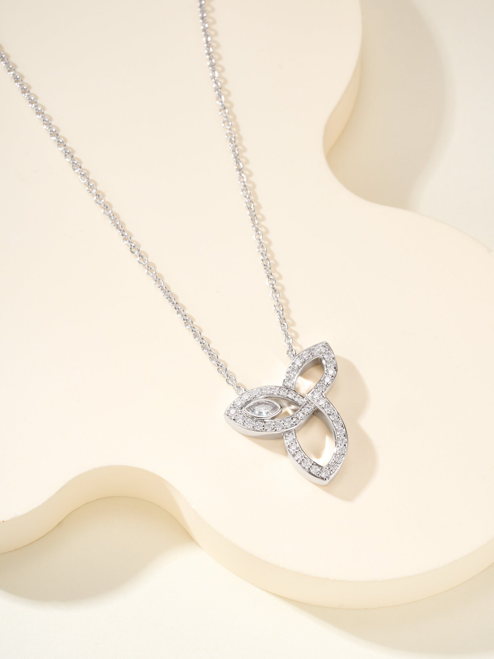 HW Clover Diamond Necklace - Image 18