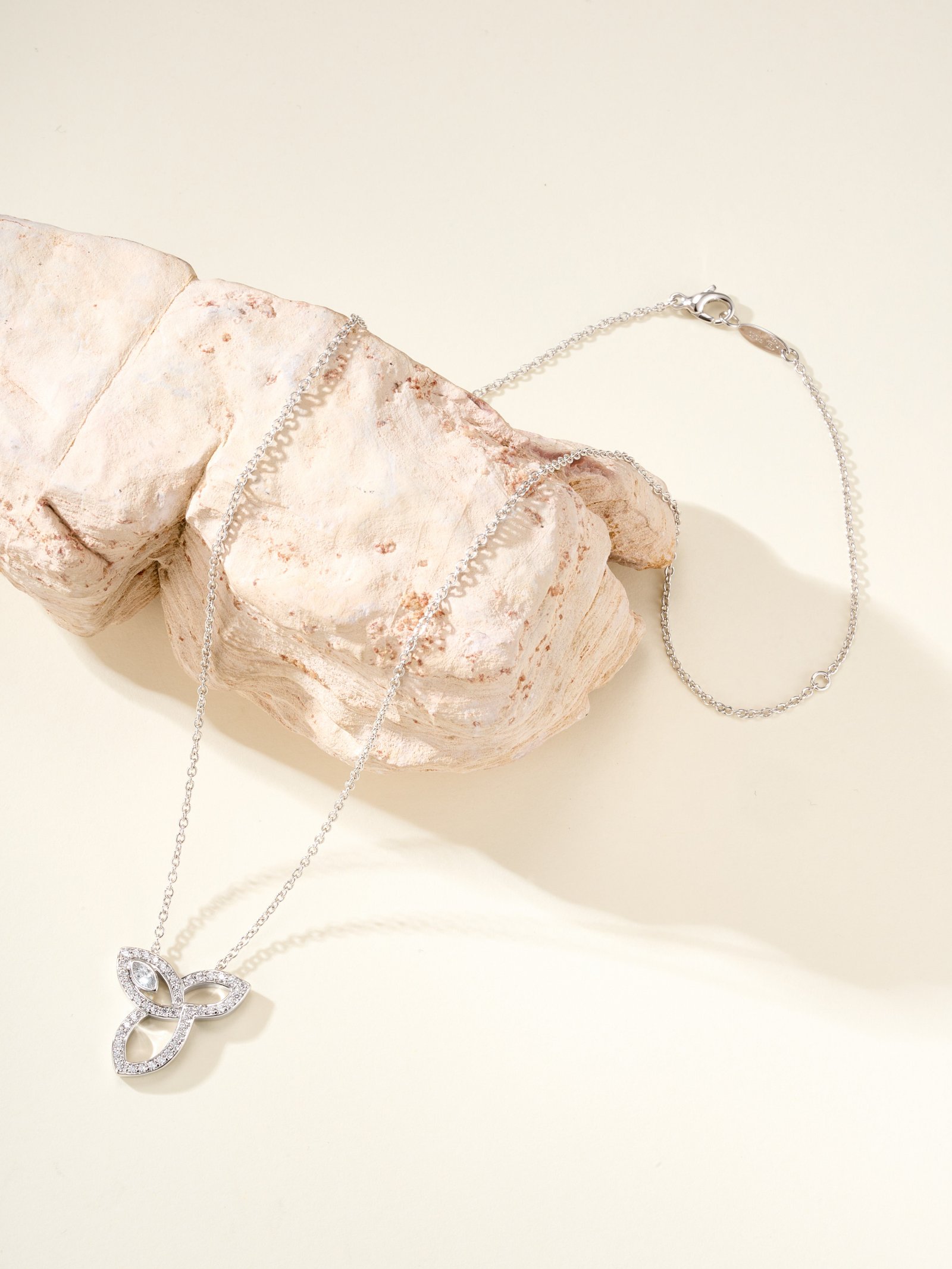 HW Clover Diamond Necklace - Image 20