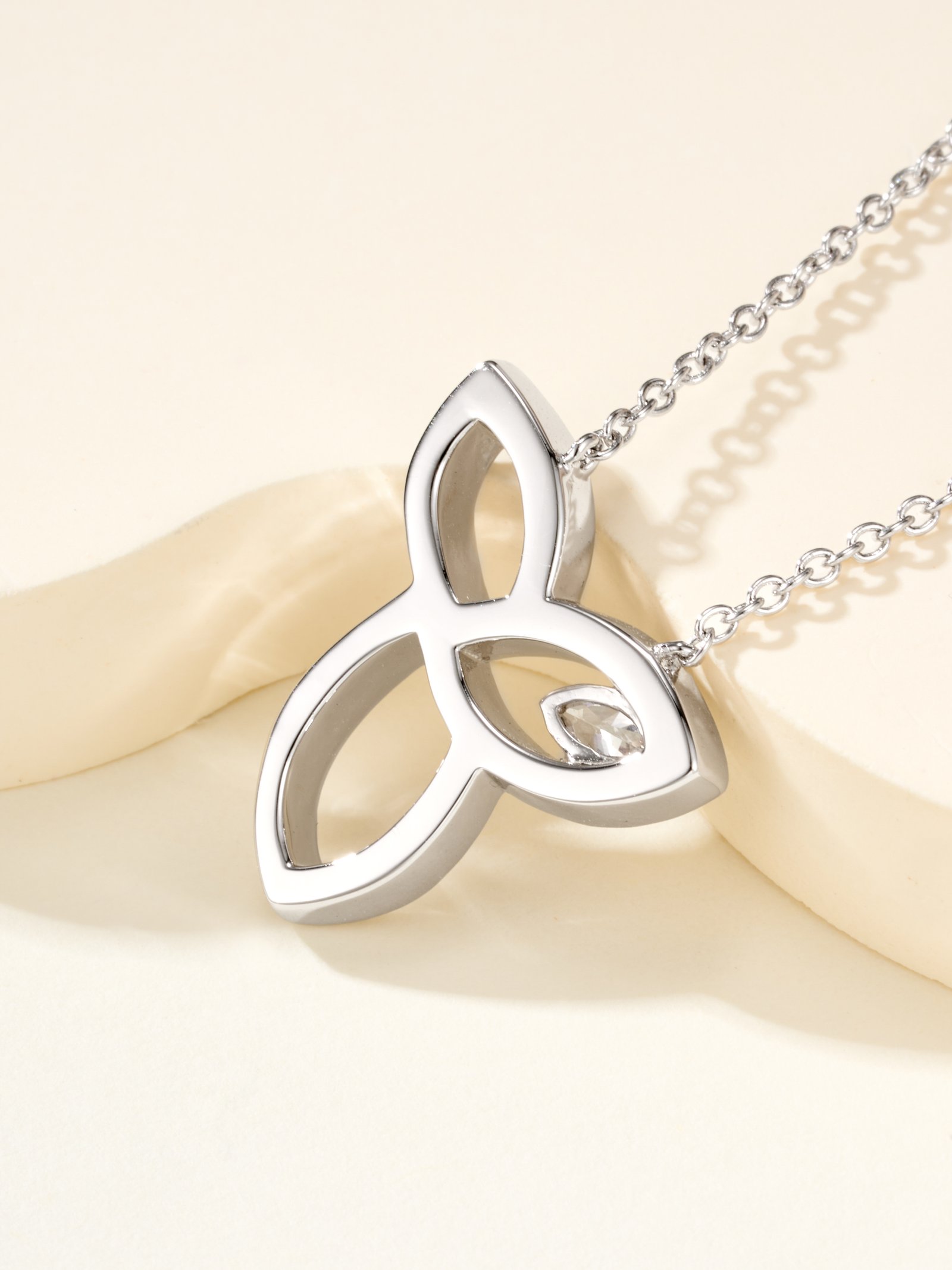 HW Clover Diamond Necklace - Image 17