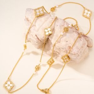 BU Buchirati Opera White Bay Sweater Chain