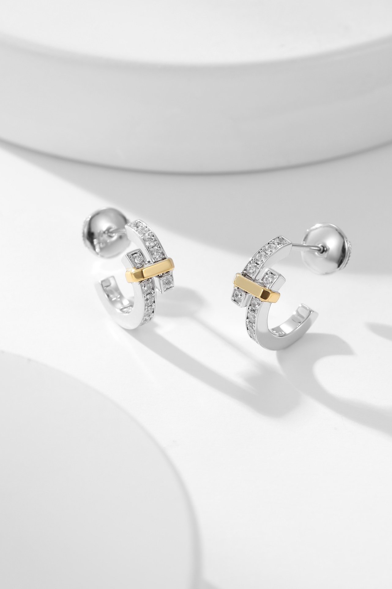 T1 coil handmade diamond studded earrings - Image 9