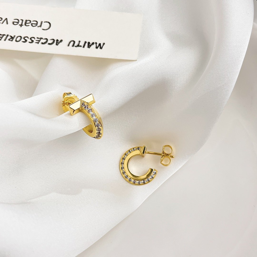 T1 coil handmade diamond studded earrings - Image 2