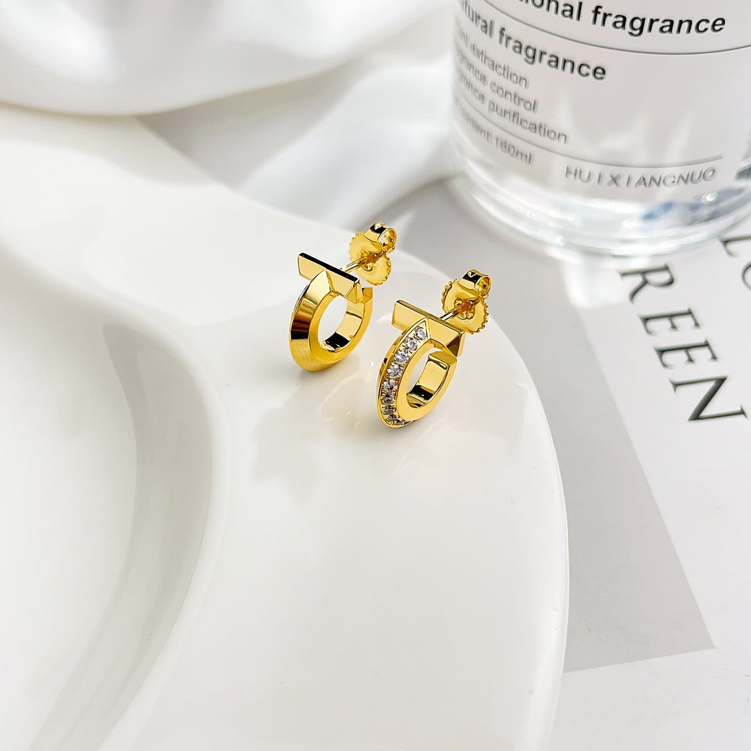 T1 coil handmade diamond studded earrings - Image 7