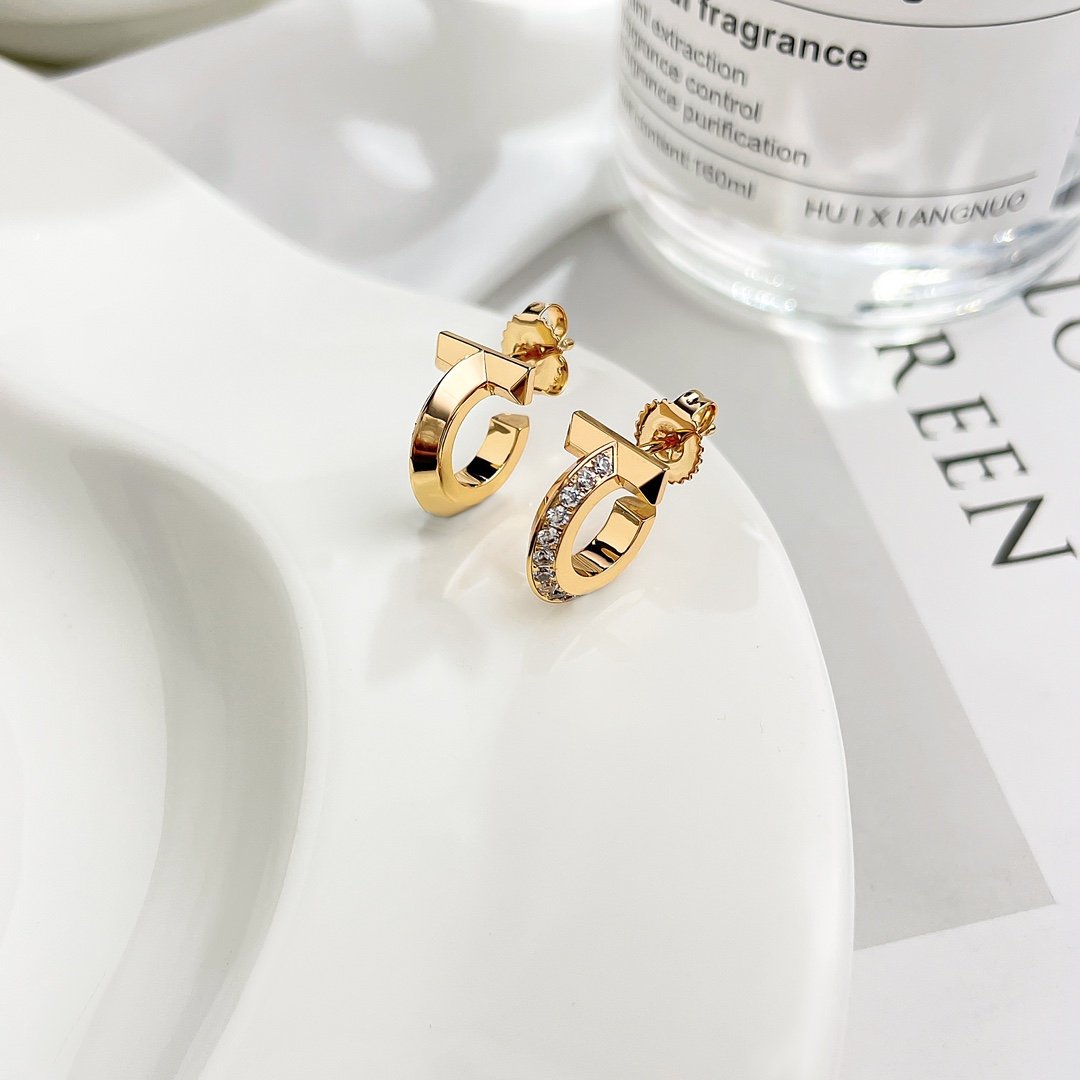 T1 coil handmade diamond studded earrings - Image 8