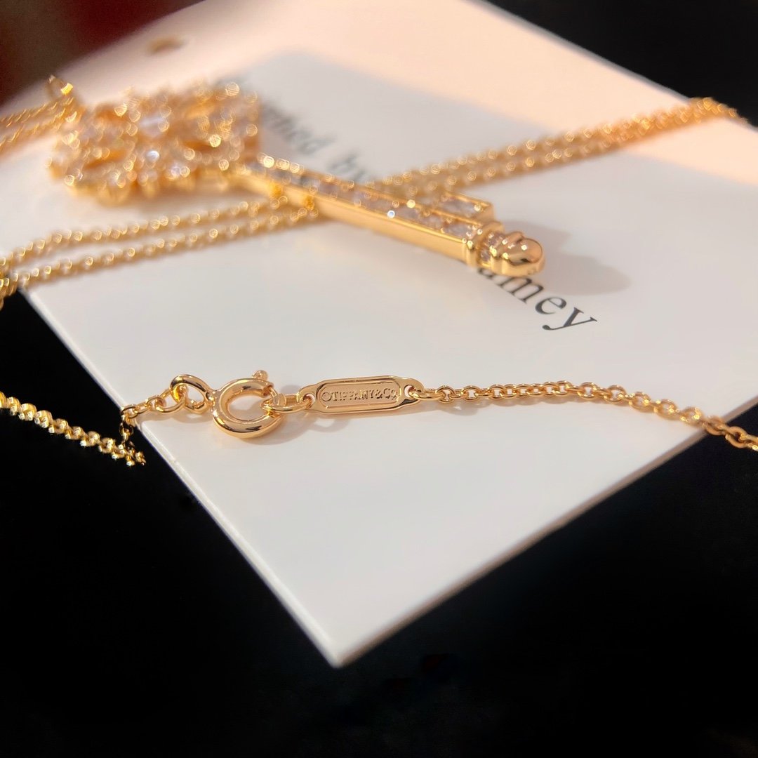 Victoria Key Long Sunflower Large Necklace - Image 2