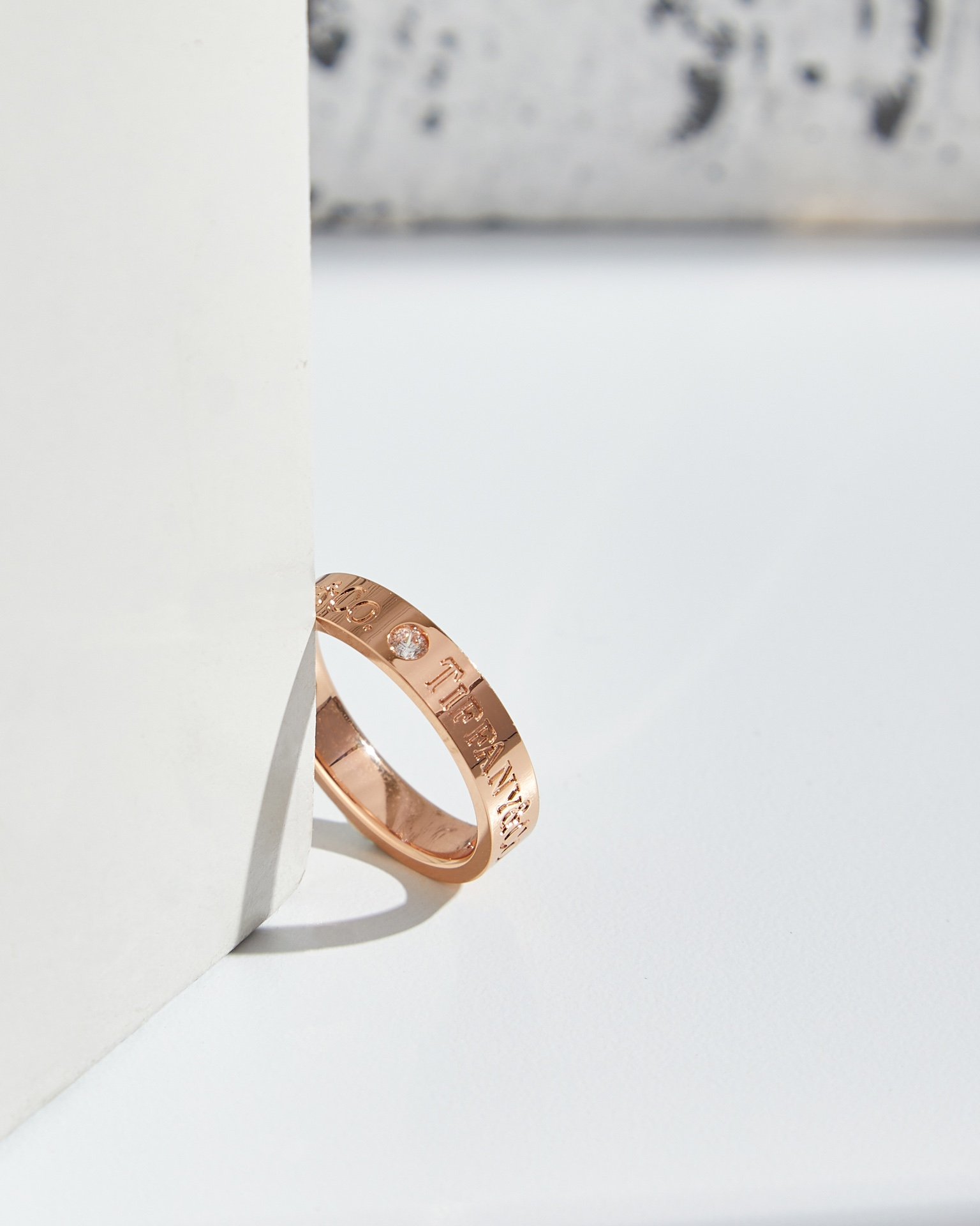 T Three Diamond Letter 4mm Wide Ring - 图片 3