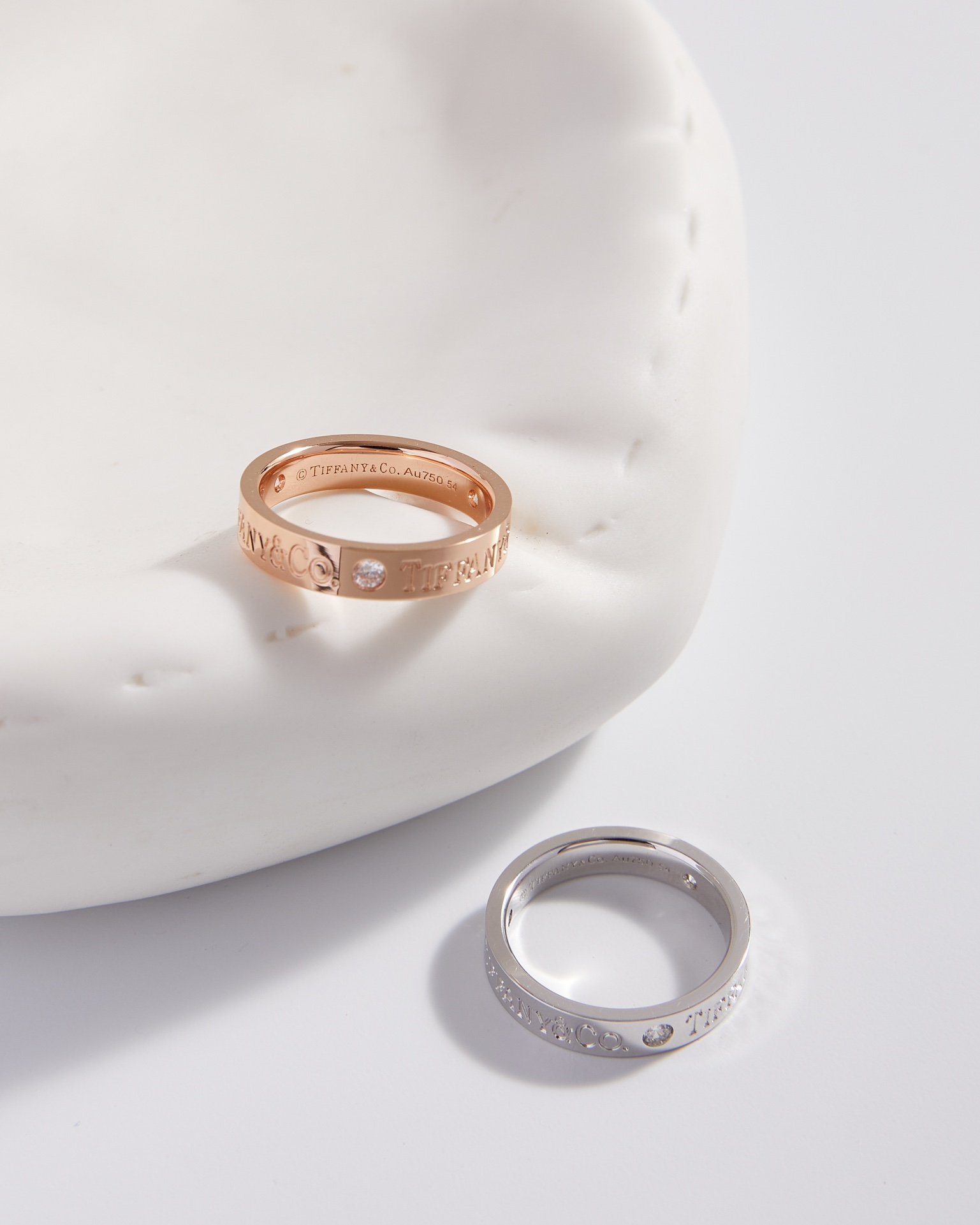 T Three Diamond Letter 4mm Wide Ring - 图片 9